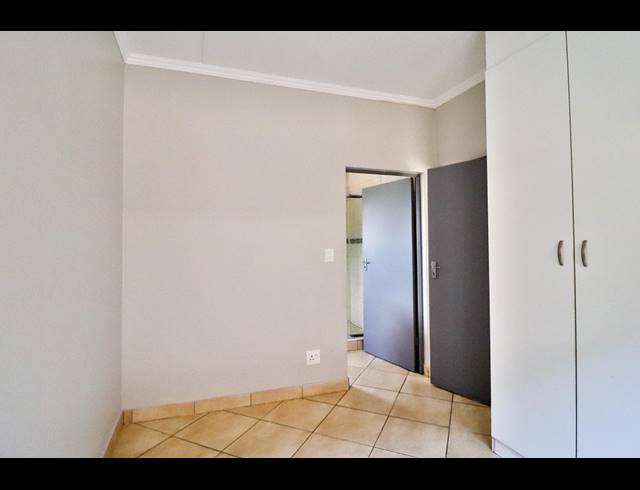 2 BEDROOM FLAT SOLD IN VILLIERIA
